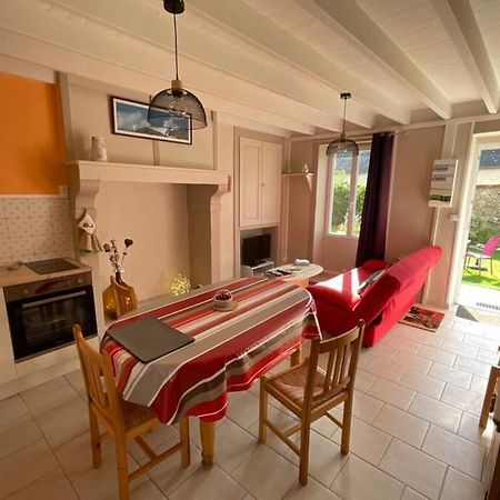 Gite En Cotentin Villa Etienville Екстериор снимка